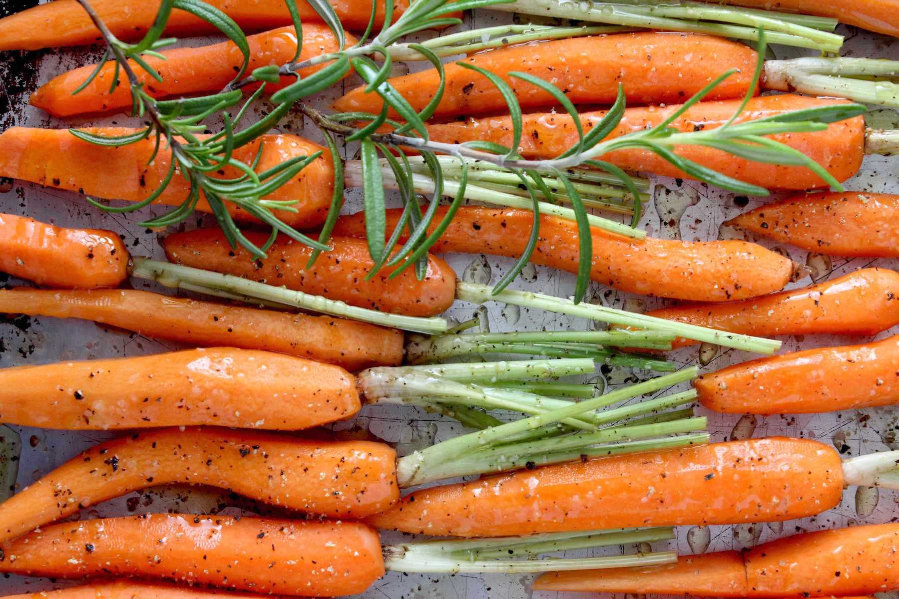 Carrots on Roasting Pan