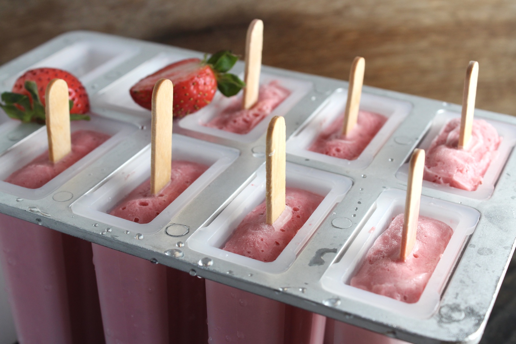 Healthy Banana Popsicles (With Yogurt + Fruit)