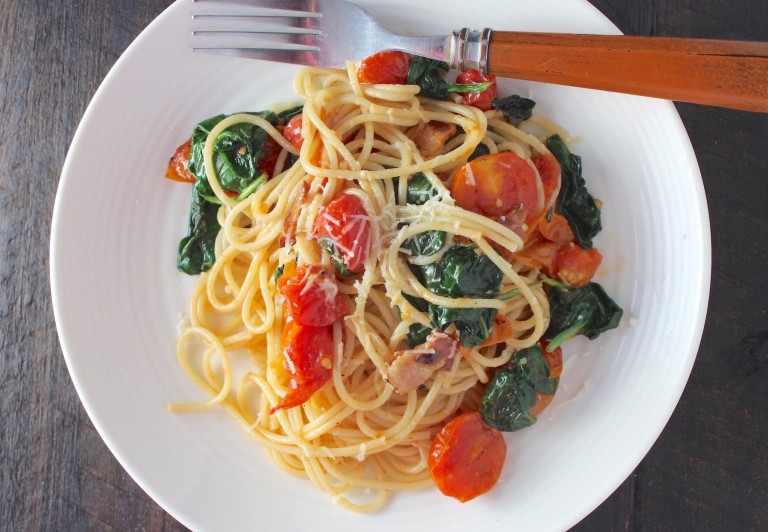 Roasted Tomato, Bacon & Spinach Pasta | My Delicious Blog